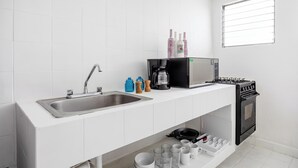 Apartment | Eigene Küche | Kühlschrank, Mikrowelle, Ofen, Herdplatte