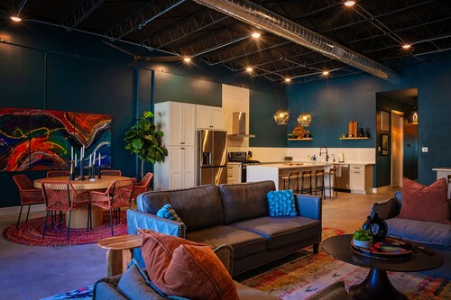 'Green Door' Downtown Loft