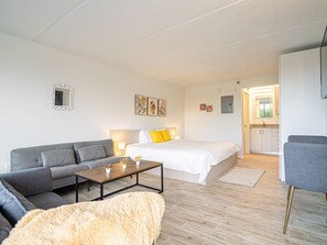 1 Schlafzimmer, Schreibtisch, WLAN, Bettwäsche