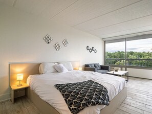 1 室のベッドルーム、デスク、WiFi、ベッドシーツ