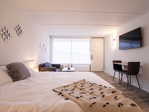 1 bedroom, desk, WiFi, bed sheets