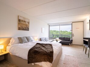 1 sovrum, skrivbord, wi-fi och sängkläder