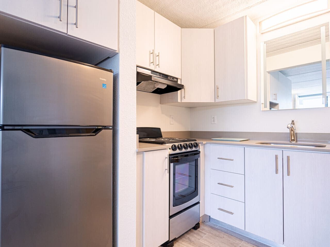 微波炉、茶具/咖啡用具、厨具/餐具、餐桌