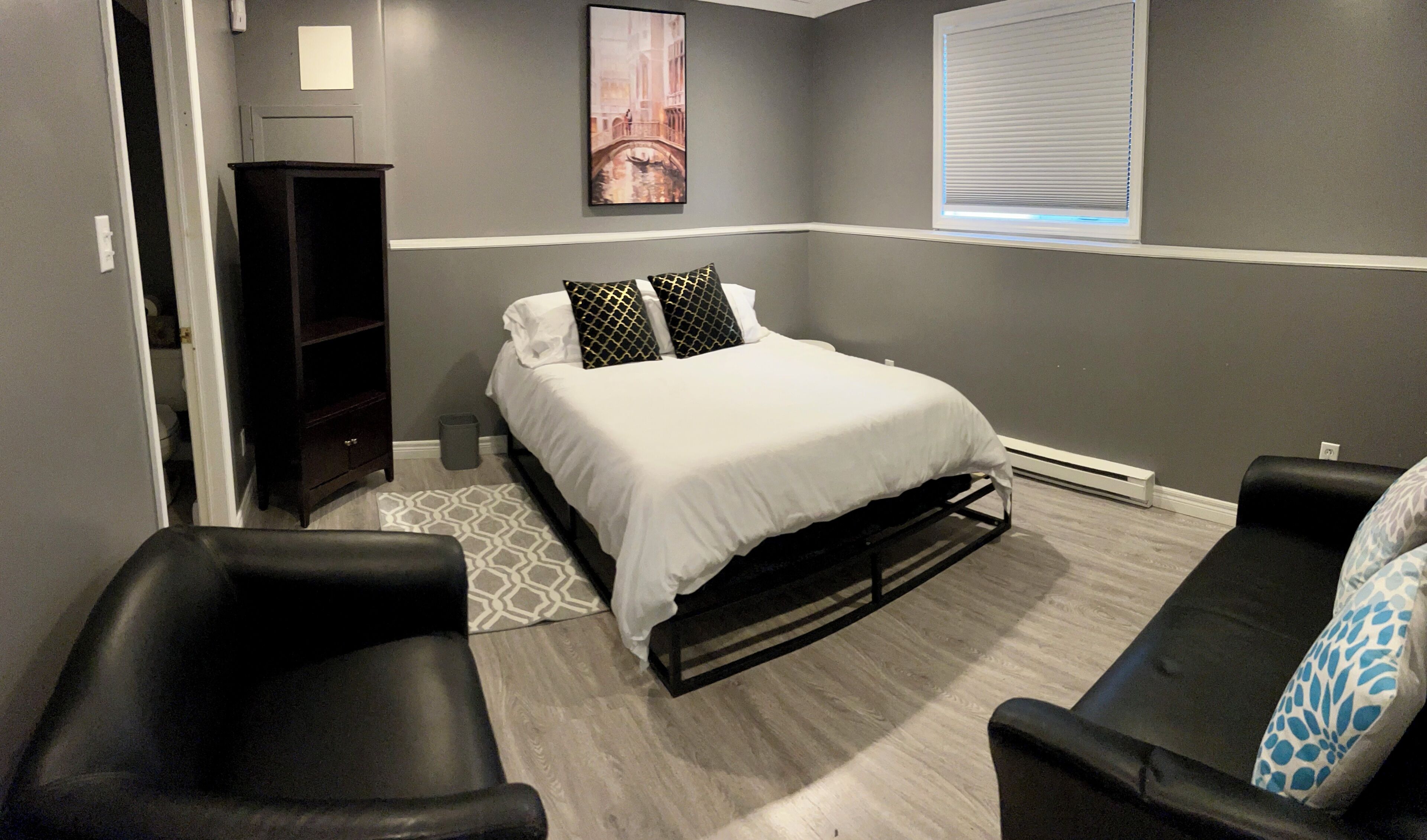 4 makuuhuonetta, silitysrauta/-lauta, Wi-Fi, vuodevaatteet