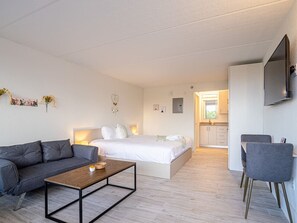 1 Schlafzimmer, Schreibtisch, WLAN, Bettwäsche