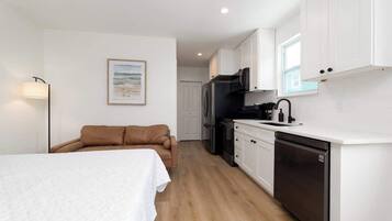 Iron/ironing board, travel cot, free WiFi, bed sheets