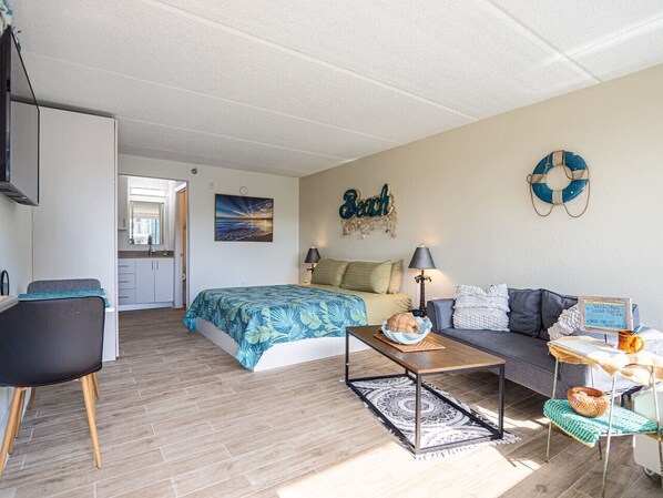 1 bedroom, desk, WiFi, bed sheets