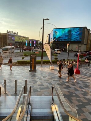 Exterior - ATLANTIS VIEW HOSTEL (Dubai)