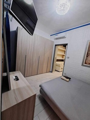 1 bedroom, iron/ironing board, WiFi, bed sheets - Charming villa in wonderful Bari with AC, WiFi (Palese)