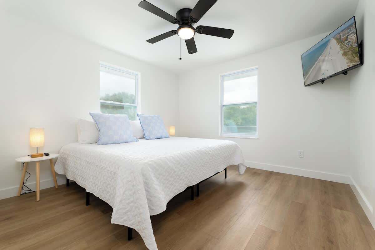 Tabla de planchar con plancha, cuna de viaje y wifi gratis 