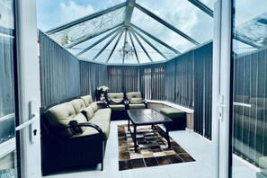House | Interior - 13 Guests - Free Parking - Manchester House (Manchester)
