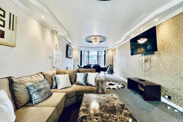 Casa | Zona de estar | Una televisión