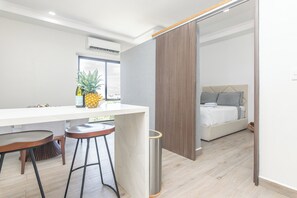 Senior Apartment, 2 Bedrooms | In-room dining