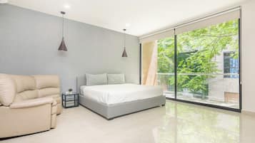 Family Apartment, 2 Bedrooms | 2 bedrooms, laptop workspace, free cribs/infant beds, free WiFi