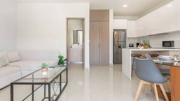 Departamento, balcón | Área de sala de estar | Televisión LED