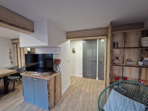Interior - Comfortable 4-bedroom apartment, Le Praz de Lys, at the foot of the slopes (Taninges)
