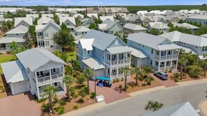 Exterior - Prominence 30A: Fire Pit - Heated Pool - Golf Cart (Inlet Beach)