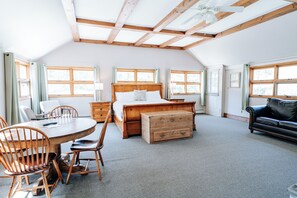 Junior Suite | 1 bedroom, free WiFi, bed sheets