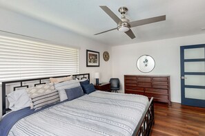 3 bedrooms, iron/ironing board, Internet, bed sheets - Modern Home with private pool, fully equipped kitchen, BBQ (Oakland Park)