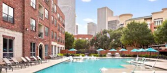  New! Luxury Midtown Escape
