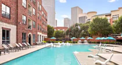 New! Luxury Midtown Escape