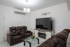 Phòng đôi hoặc 2 giường đơn Deluxe, quang cảnh vườn | Khu phòng khách