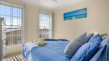 3 bedrooms, iron/ironing board, free WiFi, bed sheets