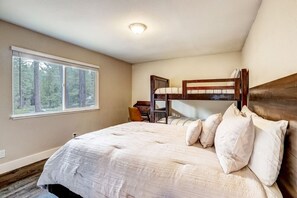 2 bedrooms, desk, travel crib, free WiFi