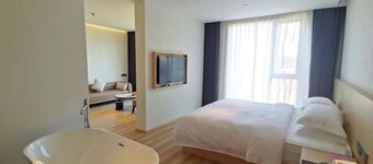 Ruian Zhailiaoxi Hotel