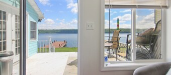The 65th Step - Lakefront Cottage + Private Dock