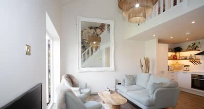 Cozy Wetherby Retreat