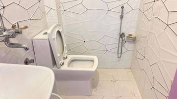 Insonorización, wifi gratis y ropa de cama