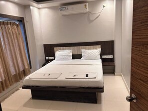 Deluxe Double Room, City View