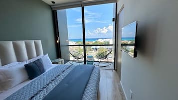 Departamento Deluxe | Decoración personalizada y espacio para trabajar con laptop