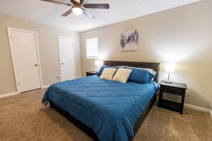 3 soverom, skrivebord, strykejern/-brett og wi-fi