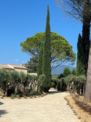 Enceinte de lâhĂ©bergement