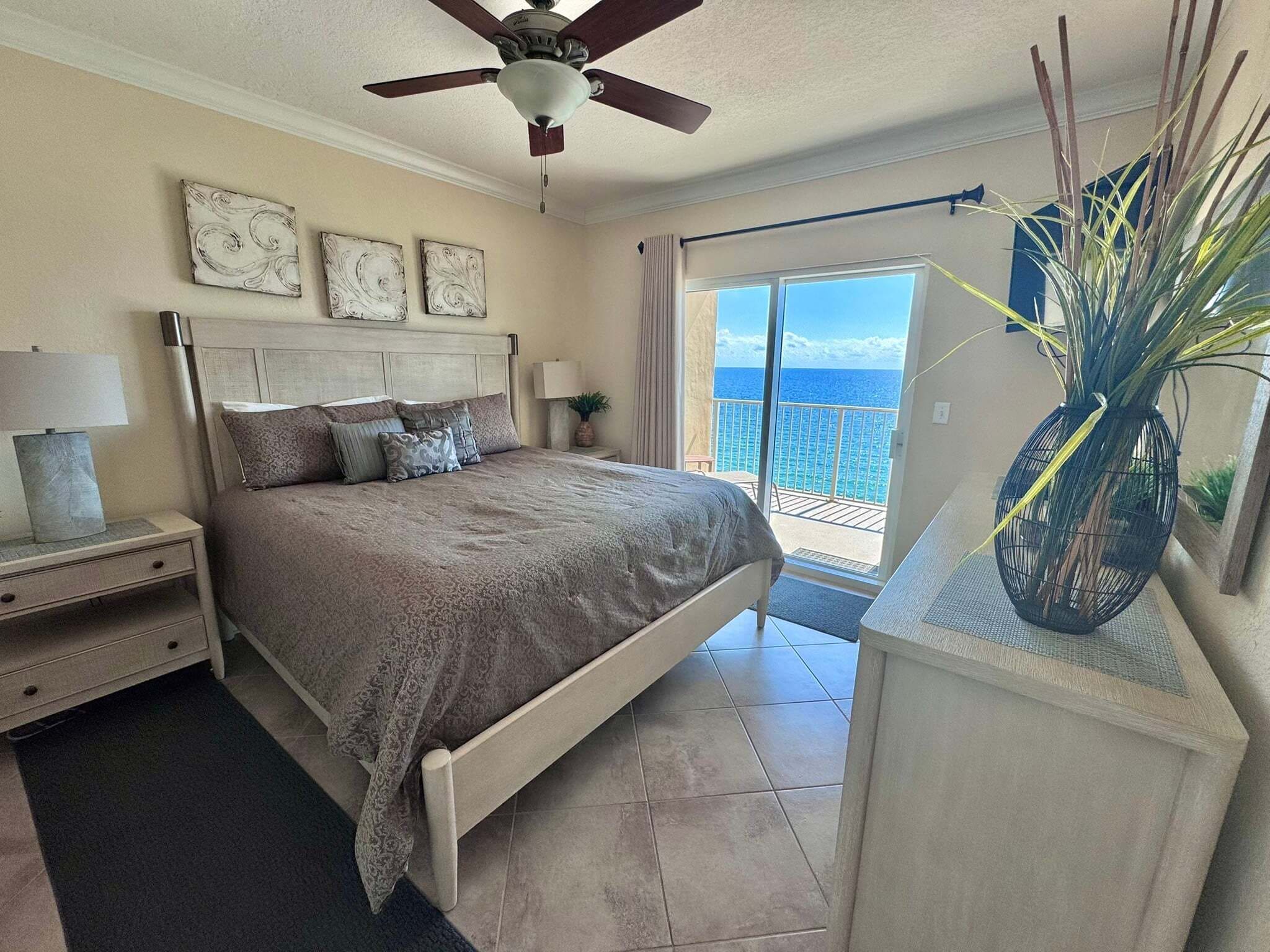 شقة - عدة أسرّة - بمغطس ساخن (Crystal Shores West 707) | 2 عدّة غرف نوم وبديكورات فريدة لكل غرفة وطراز فريد لكل وحدة