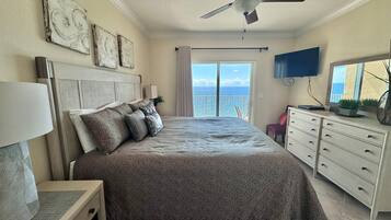 Appartamento, letti multipli, idromassaggio (Crystal Shores West 707) | 2 camere, con stile personalizzato, con arredamento individuale