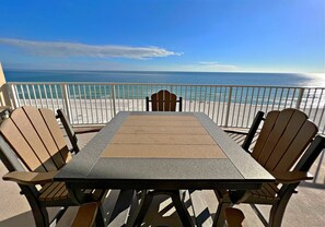 Apartment, Mehrere Betten, Whirlpool (Regency Isle 704) | Ausblick vom Zimmer