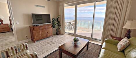 Condo, Multiple Beds, Hot Tub (Regency Isle 704) | Living area