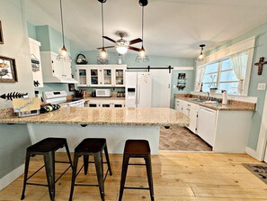 House, Multiple Beds, Patio, Garden View (Escape On The River) | Private kitchen
