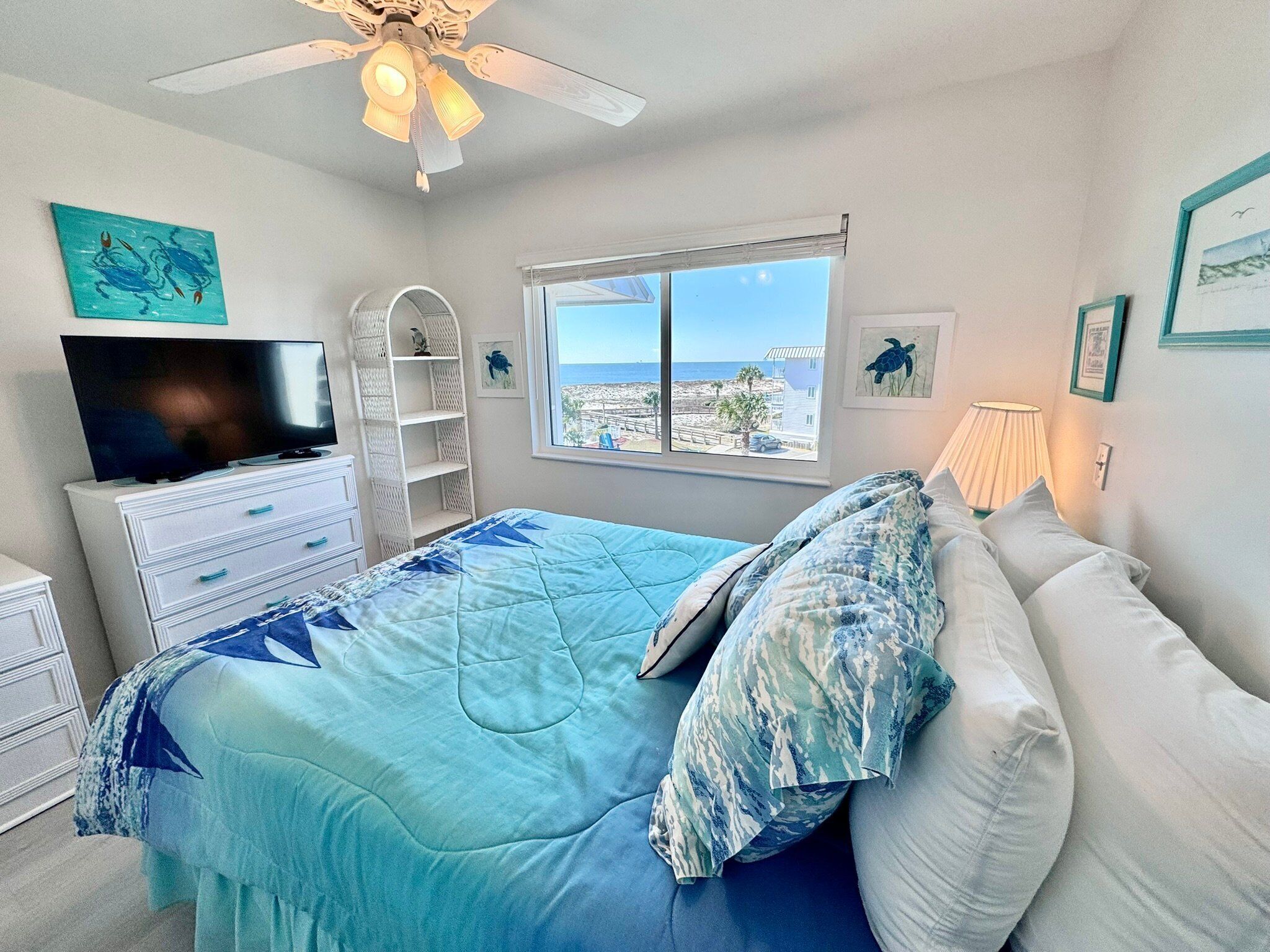 Casa, várias camas, sacada, vista para o oceano (Gulf Shores Plantation 1305) | 2 quartos, individualmente decorados, individualmente mobiliados