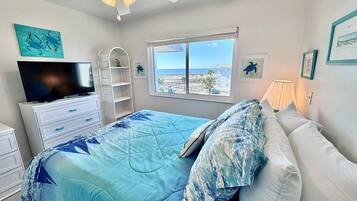 Casa, várias camas, sacada, vista para o oceano (Gulf Shores Plantation 1305) | 2 quartos, individualmente decorados, individualmente mobiliados