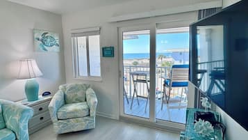 House, Multiple Beds, Balcony, Ocean View (Gulf Shores Plantation 1305) | Living area