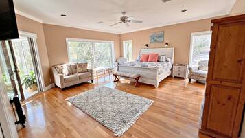 House, Multiple Beds, Patio, River View (Daphne River Villa)