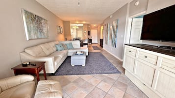 Condo, Multiple Beds, Balcony, Golf View (Sweet Tee at Cypress Point A104) | Living area
