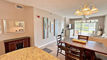 Apartment, Mehrere Betten, Balkon, Blick auf den Golfplatz (Sweet Tee at Cypress Point A104)