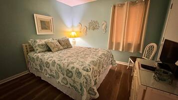 Casa, varias camas, balcón, vistas al mar (Gulf Shores Plantation 1106) | 2 dormitorios, decoración individual, mobiliario individual