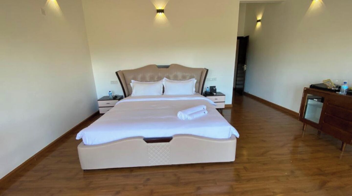 3 chambres, fer et planche à repasser, Wi-Fi, draps fournis