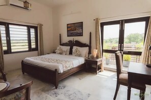 2 bedrooms, iron/ironing board, bed sheets - 2 Bedrooms with Pvt Terrace

 (Bera)